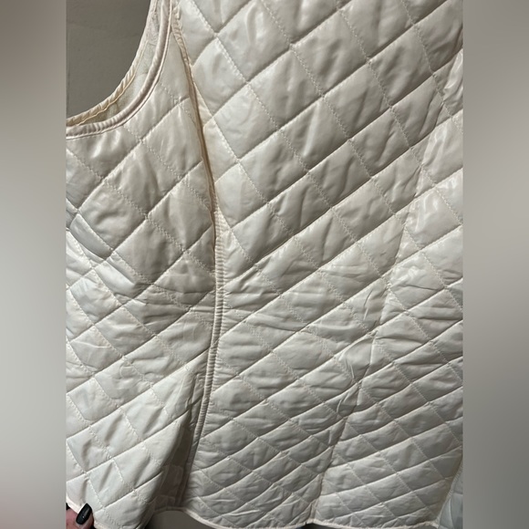 Van Heusen cream, quilted vest - Picture 5 of 7